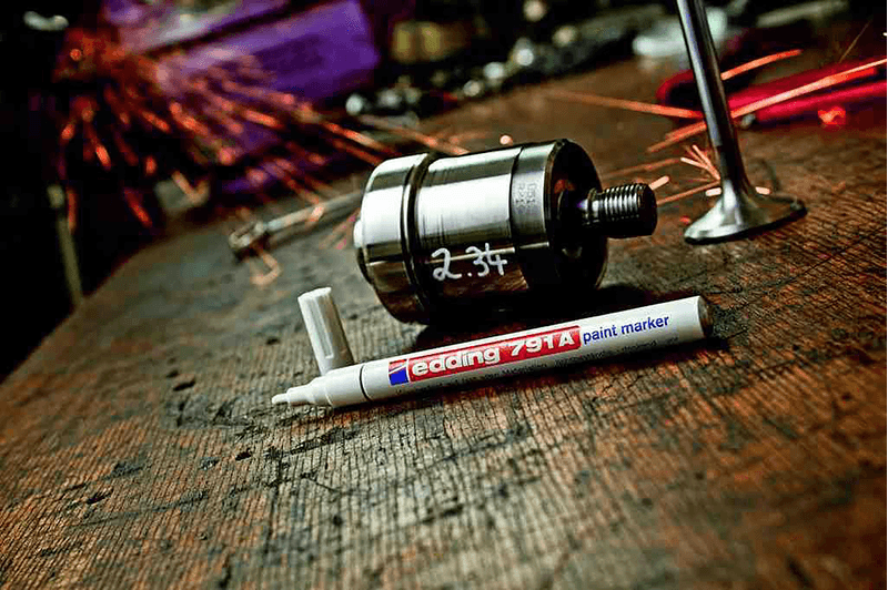 e-791A_paintmarker_A001