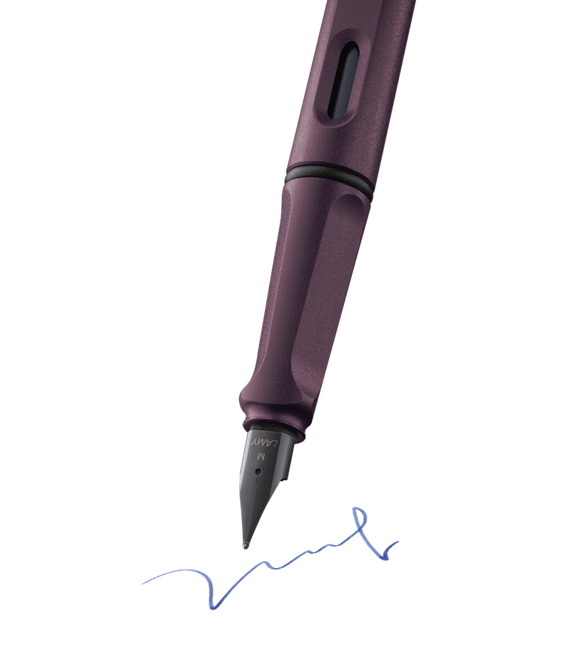 Lamy_0E3_safari_scarlet_Fountain_pen_Detail_1
